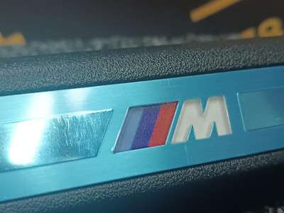 Б/у Накладка декоративна на поріг права BMW X5 G05