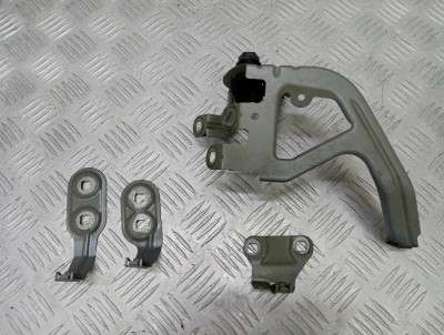 Б/у Кронштейн кріплення переднього крила права сторона (Комплект) BMW 5 F10