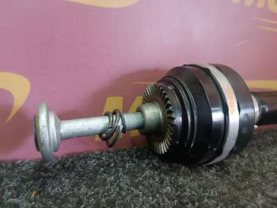 Б/у Піввісь задня ліва/права (привідний вал шрус) BMW X5M F95