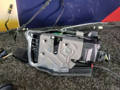 Б/в Замок двери задней левой BMW X5 G05