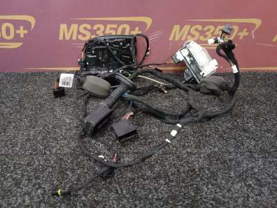 Б/в Замок двери передней правой BMW X6M F96