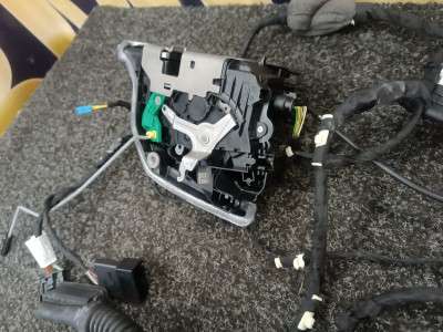Б/в Замок двери задней правой BMW X5 G05