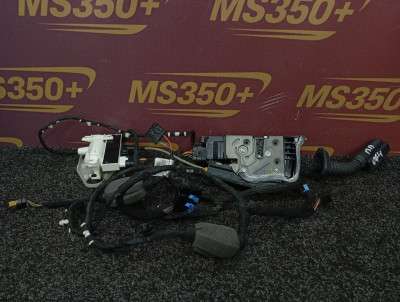 Б/в Замок двери передней правой BMW X6 G06