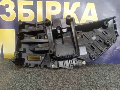 Б/у Кронштейн (кріплення) переднього бампера правий BMW XM G09