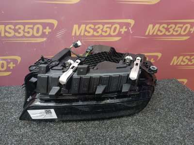 Б/у Фара передня права BMW X7 G07