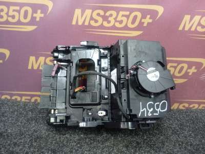 Б/в Подстаканник BMW X5 G05