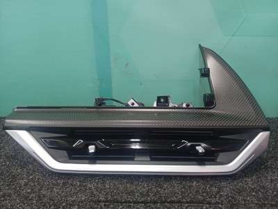 Б/в Дефлектор обдува салона центральный BMW XM G09