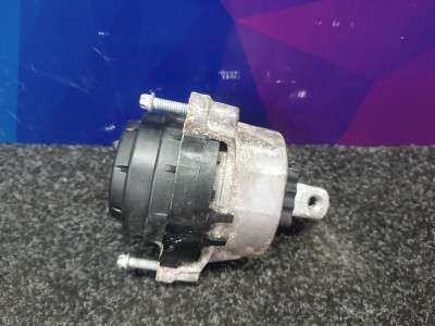 Б/в Подушка двигателя BMW X3 G01