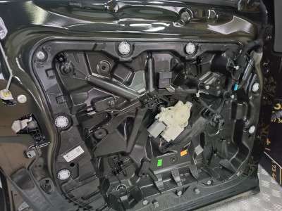 Б/у Двері передні ліві BMW XM G09