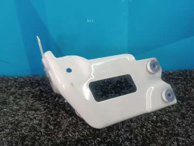 Б/в Кронштейн (крепление) крыла левый BMW X5 G05
