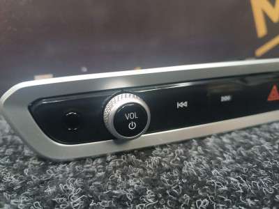 Б/у Блок кнопок в центральну консоль BMW X5 G05
